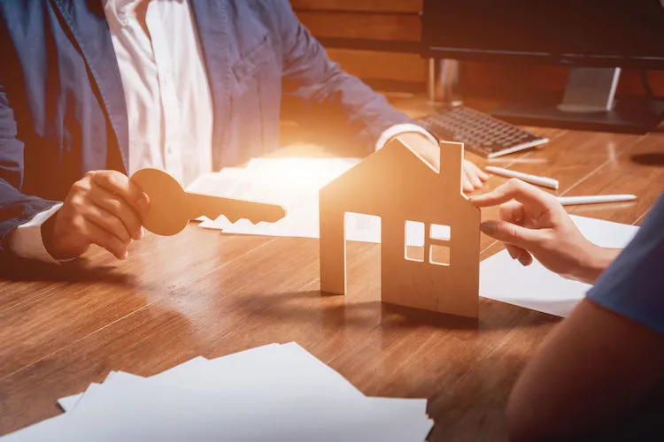 AGEVOLAZIONE PRIMA CASA: LA RESIDENZA È OBBLIGATORIA PER CHI CI VIVE?